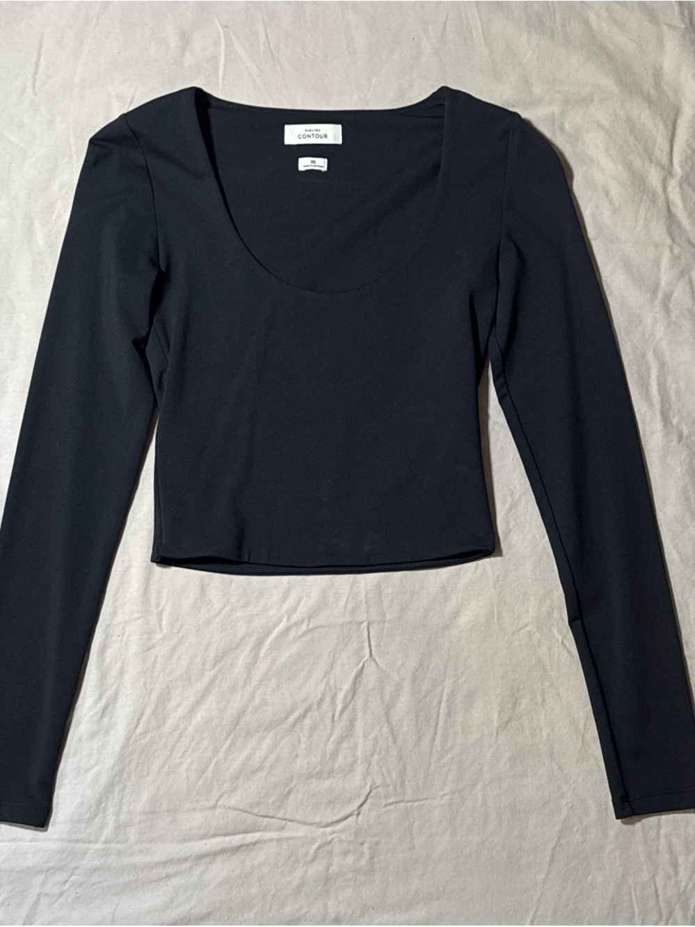 Babaton contour Black Long-Sleeve Scoop Neck Crop Top